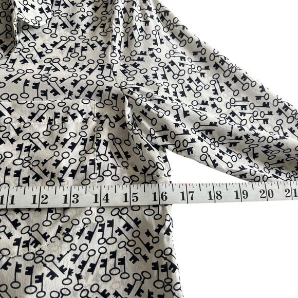 J.Crew Women’s White Silk Button-Up Shirt – Black Key Print, Club Collar Size 0 - Picture 7 of 9